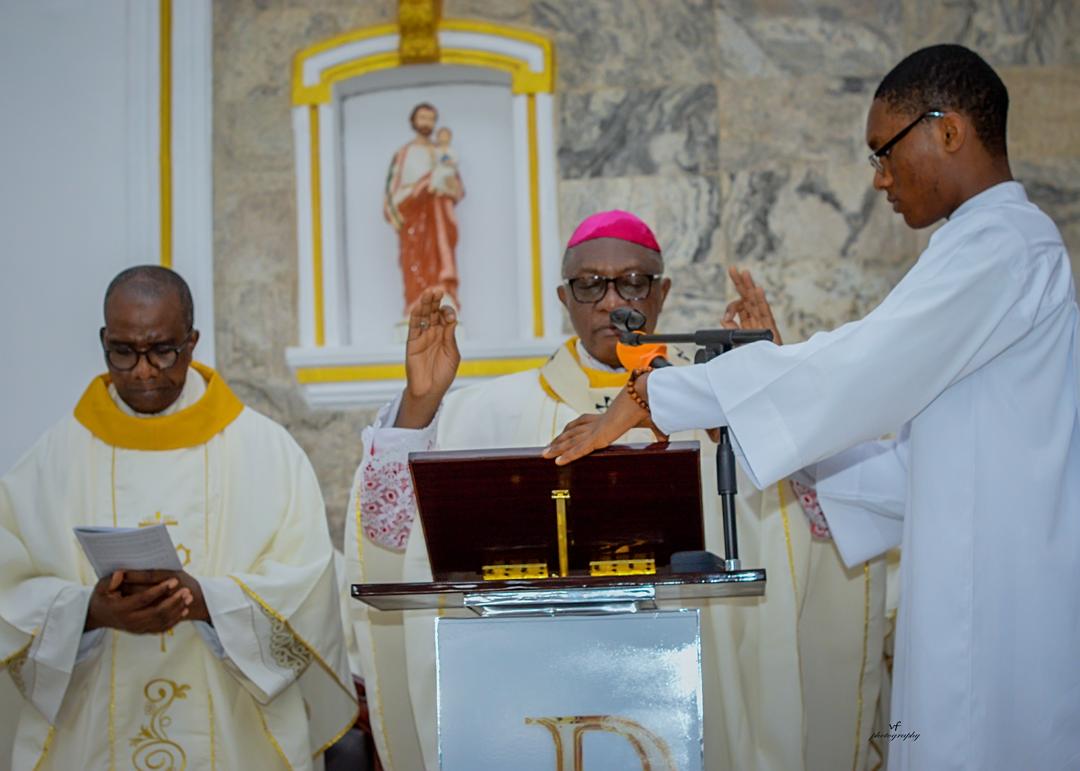 Archbishop celebrating Mass