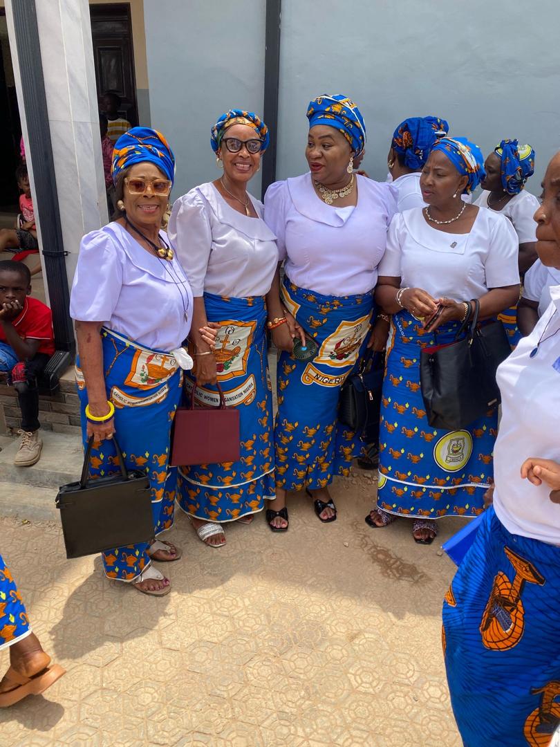 CWO members in fellowship
